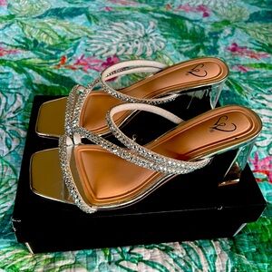 Silver Short Heel pair of Sandals, Bnwt, Never worn, Stunning quality.